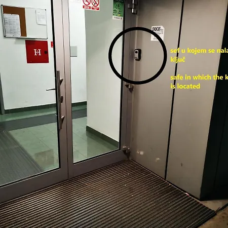 Passenger Self Check-In Apartment Osijek Exterior photo