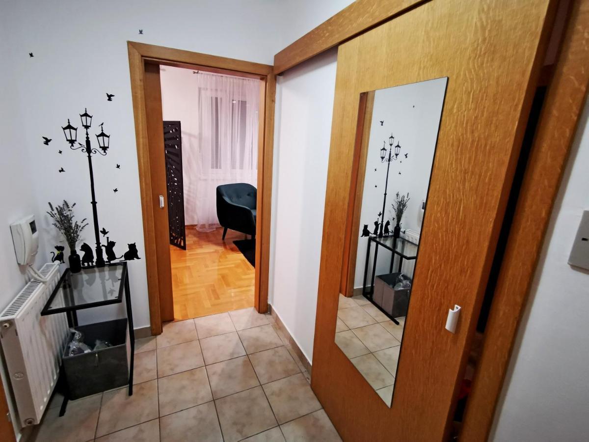 Passenger Self Check-in Apartment *